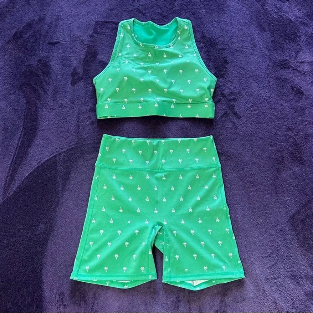Fabletics Green Palm Print Sports Bra & Biker Short Set Sz M | NWOT - Picture 8 of 14